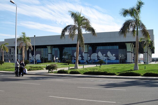 Private Transfer From Luxor Airport to Luxor East Bank - Meeting and Pickup