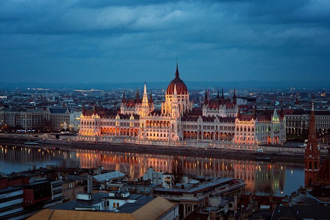 Private Transfer From Prague to Budapest With a Sightseeing Stop in Bratislava - Service Details