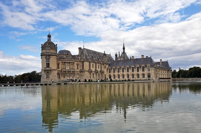 Private Transfer Paris Charles De Gaulle Airport to Chantilly - Meeting and Pickup Points