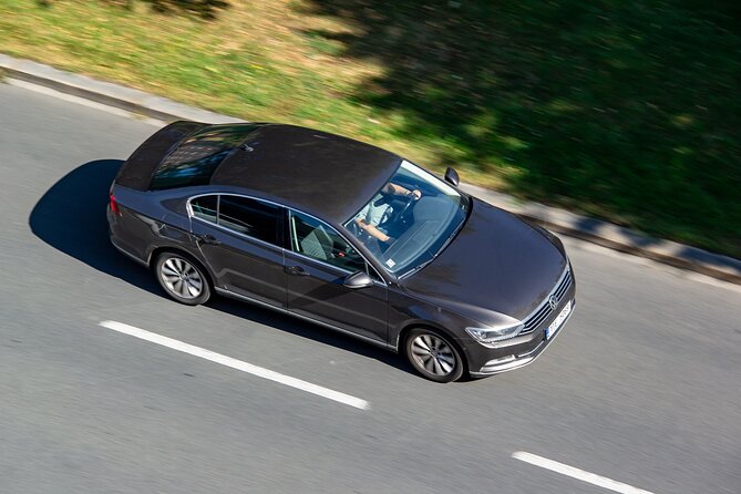 Private Transfer: Shanghai Hongqiao Airport to Shanghai Hotels - Pickup & Drop-off