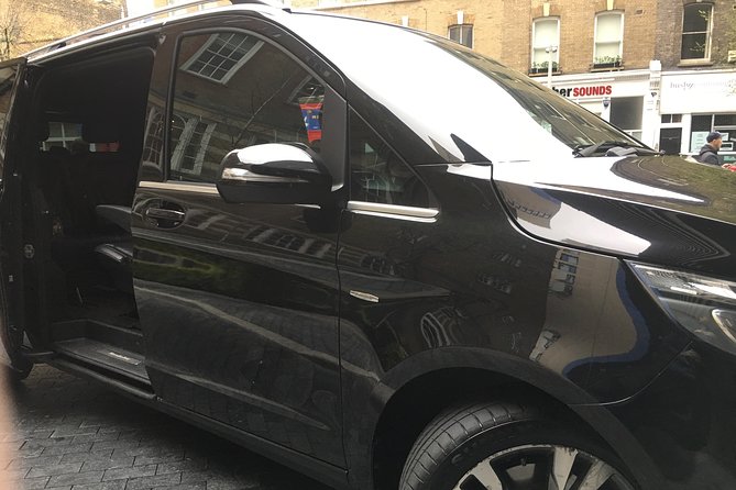 Private Transfers Between London Gatwick – London Luton Airports