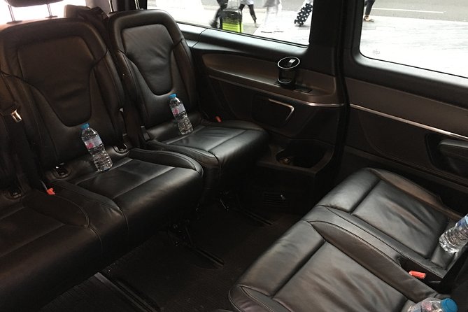 Private Transfers Between London Heathrow - London Luton Airports - Pickup and Drop-off Information