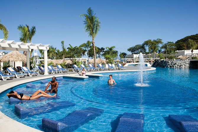 Private Transport Arenal to RIU Hotels All Inclusive