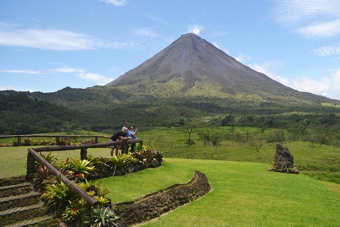 Private Transport Manuel Antonio to Arenal - Overview of Private Transport