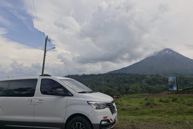Private Transportation From Liberia Airport To Cabinas El Labrador - Vehicle and Amenities