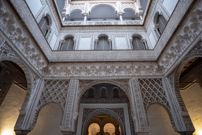 Private Visit to the Alcazar, Cathedral and Giralda.