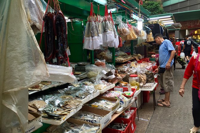 Private Walking Tour: Local Markets and Foodie in Hong Kong