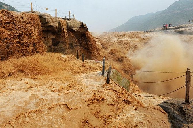 Private Xian Day Tour of Shaanxi Yellow River Hukou Waterfalls