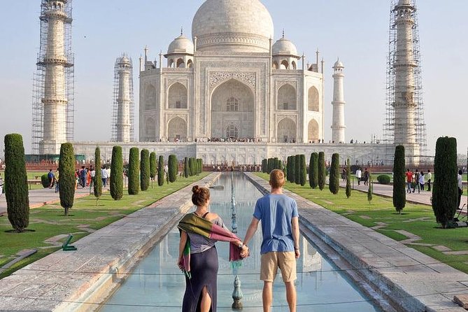 Proposal of a Suitor for His Beloved in the Shade of Taj Mahal - Proposal Planning and Coordination
