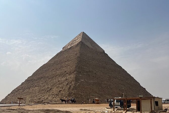 Pyramids and Sphinx Day Tour With Lunch From Cairo - Lunch Experience