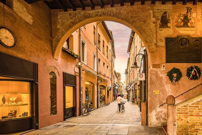 Ravenna City Tour by Night With a Local Guide - Tour Highlights