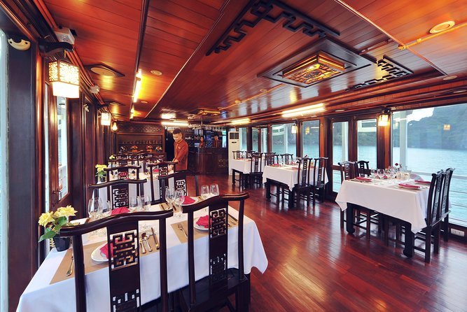 Renea Cruise – Boutique Overnight Cruise in Bai Tu Long Bay(2D1N)