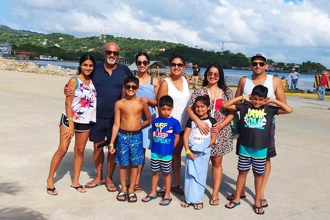 Roatan Fun Bus Group Sightseeing Island Private Tour - Tour Overview