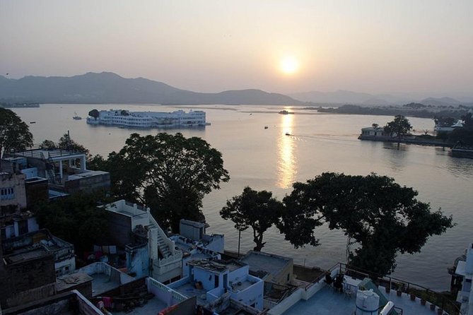 Royal Trails of Udaipur (Guided Half Day City Tour)