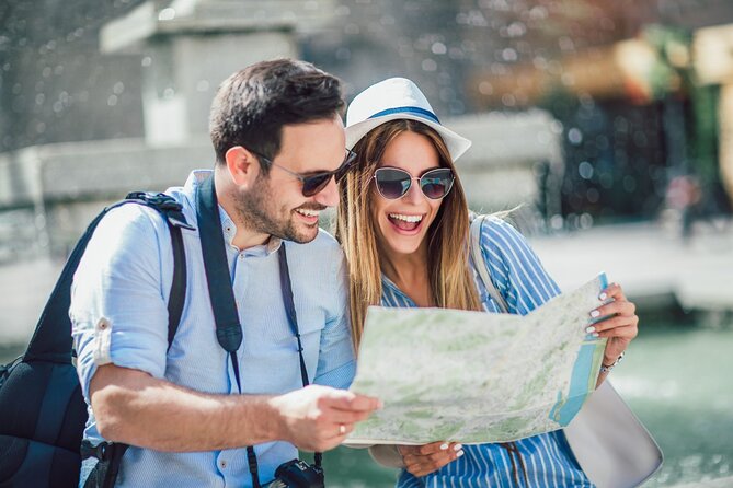 Santorini Splendor: A Spectacular Sightseeing Tour
