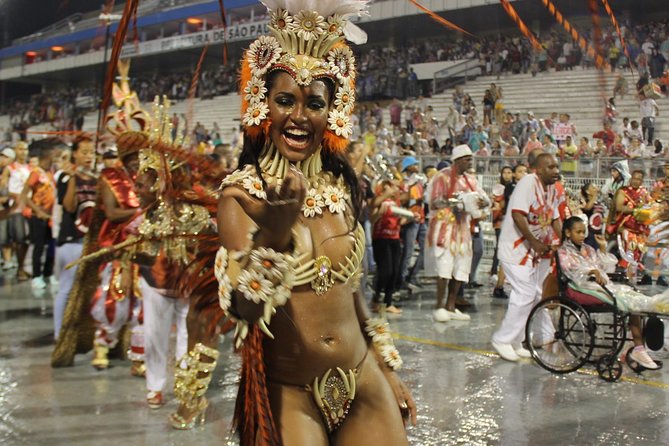 São Paulo Carnival Parade From A Prime Box: With Shuttle, Guide, Food & Drink