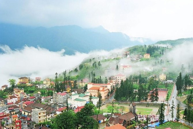Sapa 3 Days 2 Nights Hotel 3 Star( By Limousine Dcar Bus Or Solf Sleeping Train) - Transportation Options