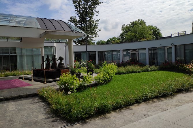 Self-Guided Tour in the Museum of Roses