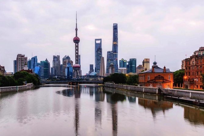 Shanghai Bund Night Tour of Oriental Pearl TV Tower and Huangpu River Cruise