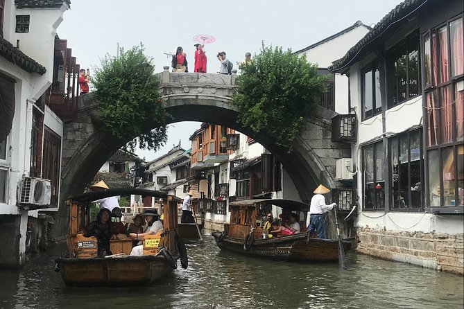 Shanghai Private Layover Tour of Zhujiajiao Ancient Town, the Bund and Xintiandi