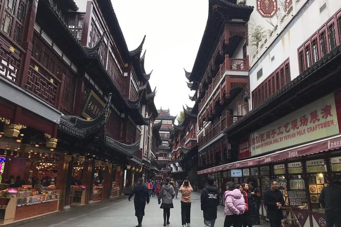 Shanghai Private Tour With Material Market and Jin Mao Tower - Material Market Exploration