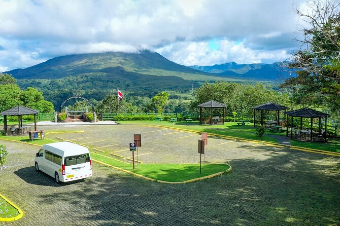 Shared Transportation From La Fortuna to SJO Airport - Location and Vehicle Details
