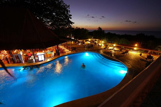 Shuttle From Liberia Airport to Playa Tamarindo and Playa Flamingo