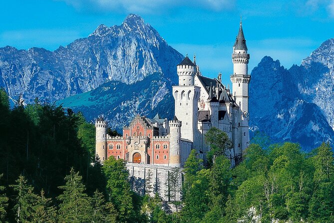 Skip the Line NEUSCHWANSTEIN and Mt. Zugspitze Private Deluxe Tour - Physical Requirements and Health Conditions