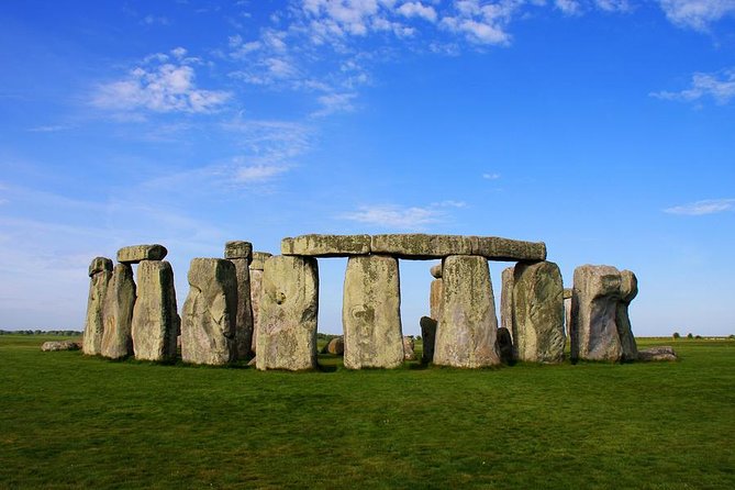 Stonehenge Tour From London in a Chauffeured Range Rover - Tour Description