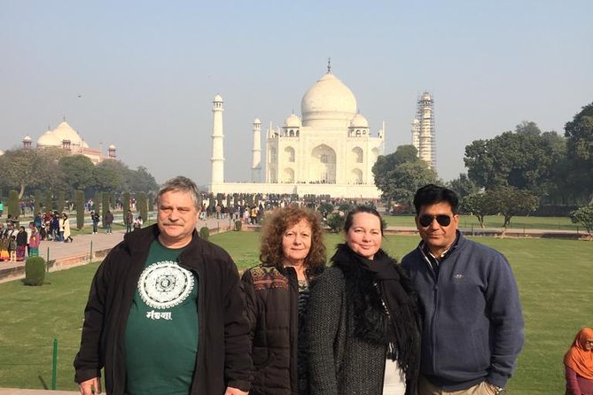 Taj Mahal Tour With Local Old Kinnari Bazar.