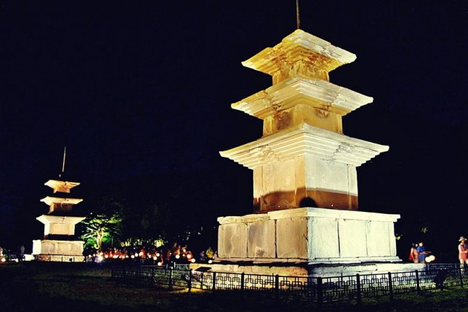 The East Sea of Gyeongju Private Tour:Gampo Port,Tomb of King Munmu+Yonggul Cave