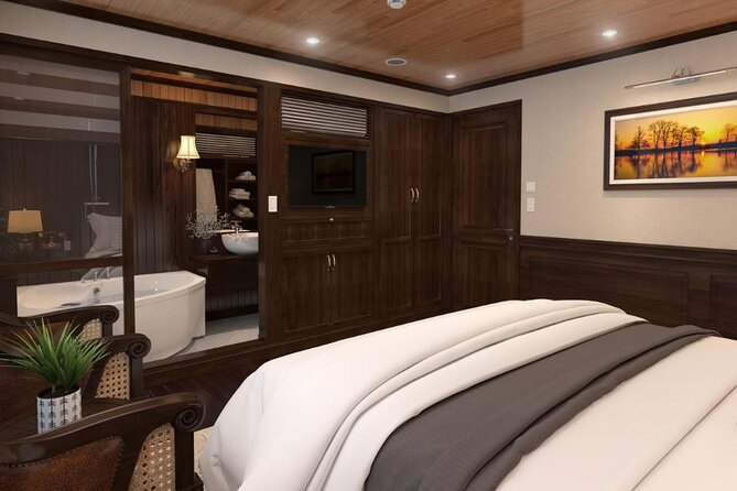 The Queen Will Visit Halong Bay for 2 Days at a 5-Star Accommodation - Inclusions and Exclusions