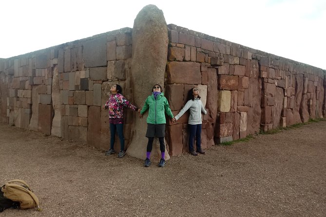Tiwanaku Archaeological Site + Titikaka LAKE - Tour Guide and Services