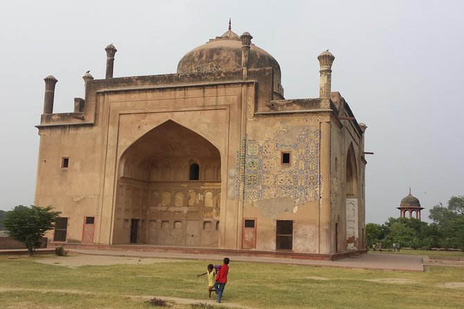 Tomb of Itmad Ud Daula, Chini Ka Rauza & Ram Bagh Tour