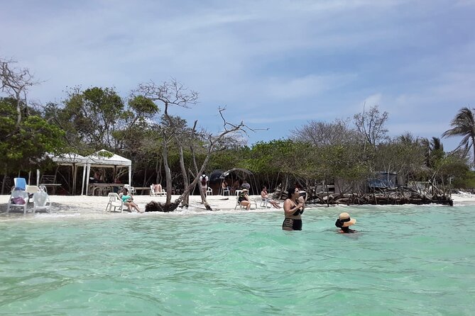 Tour Around the Rosario Islands 4 Islands - Snorkeling and Beach Activities