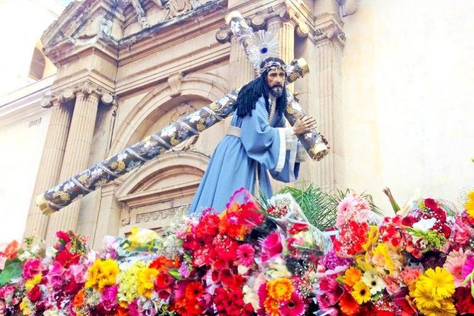 Tour of Catholic Processions During Holy Week in Guatemala City