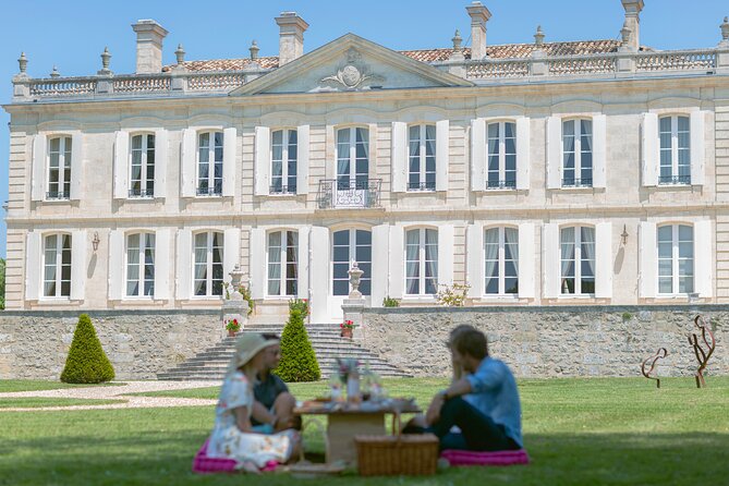 Tour of the Château De La Dauphine & Picnic in the Park - Inclusions