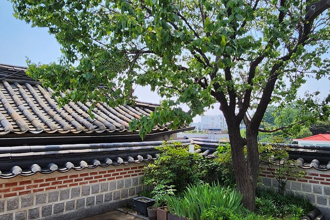 Traditional Seoul Gourmet Tour in Bukchon