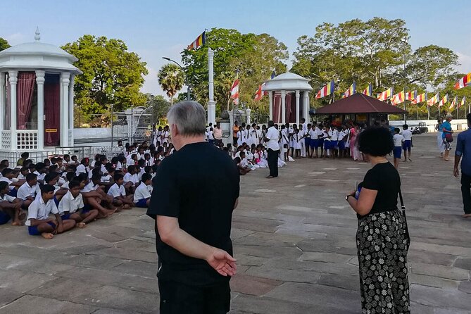 Transfer Between Colombo Airport (Cmb) and Beach Hut Muhudu Bella, Weligama - Transfer Details