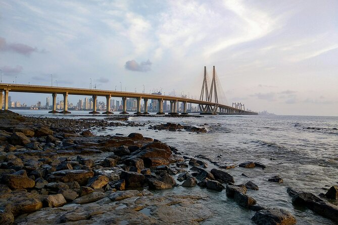 Ultimate Mumbai Sightseeing Tour by Private Vehicle