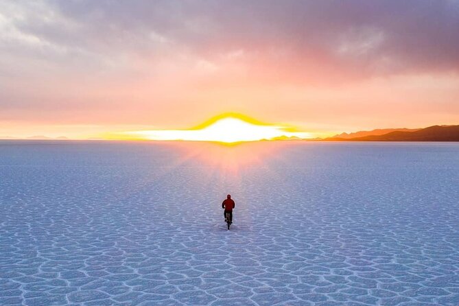 Uyuni: Guided Bicycle Tour of Uyuni Salt Flat With Lunch - Tour Location and Inclusions