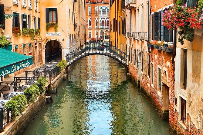 Venice Sightseeing Walking Tour With a Local Guide