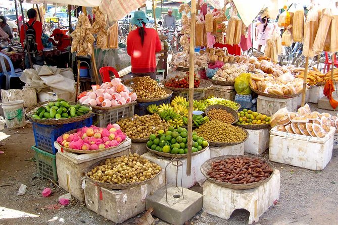Village and Local Market Shared Tour Plus Local Meal