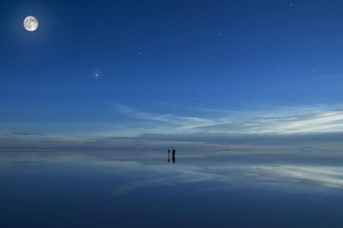 Visit to Uyuni Salt Flats and Cave of Mummies in One Day - What To Expect