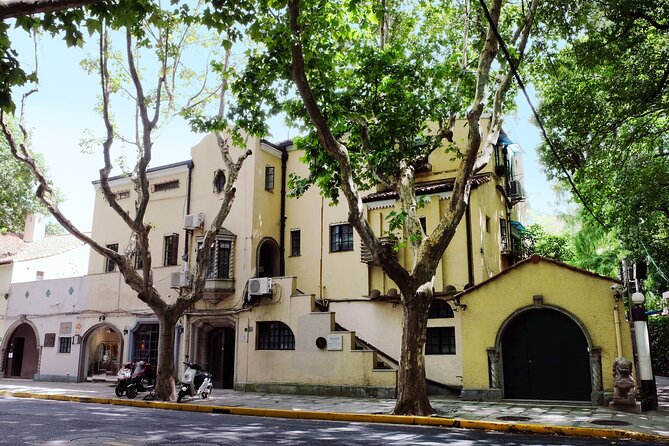 Walking and Food Tasting Tour in Historic District of Shanghai