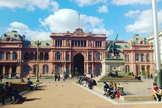 Walking Tour of the Plaza De Mayo in Buenos Aires