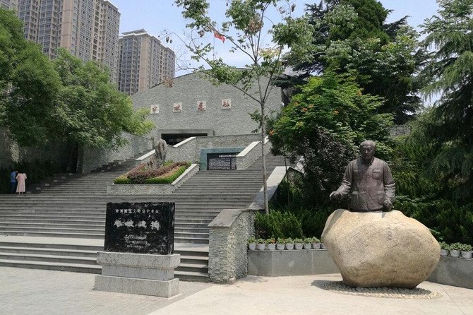 Xian Small Group Tour to Terra-cotta Army and Banpo Neolithic Village