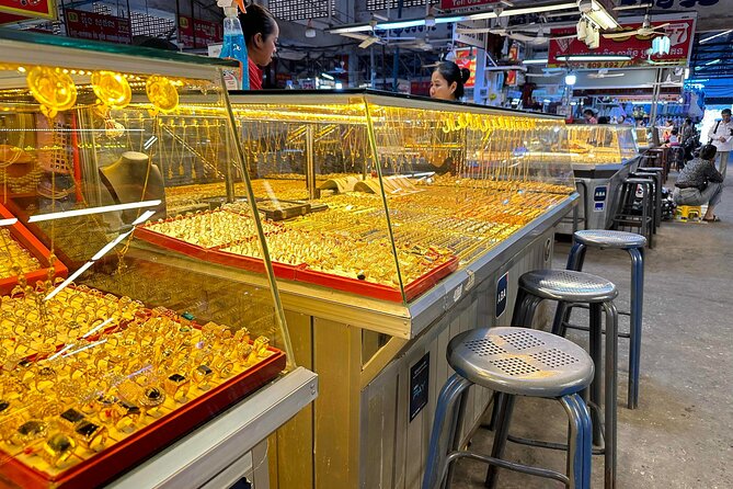 2.5hrs Phsa Leu Thom Tmey Local Day Market Private Tour - Good To Know