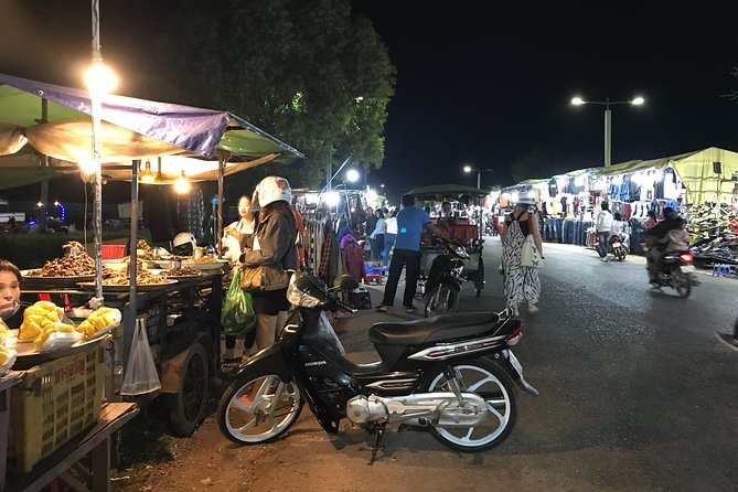 2.5hrs Siem Reap Local Night Market Private Tour - Good To Know