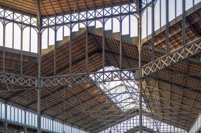 2-Hour Private Tour in French in the Historic Center of Barcelona - Good To Know